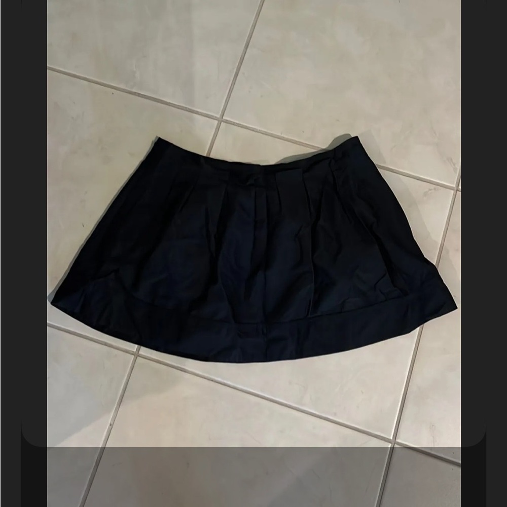 NWOT express design studio Sz 8 bubble skirt dry fit 1246